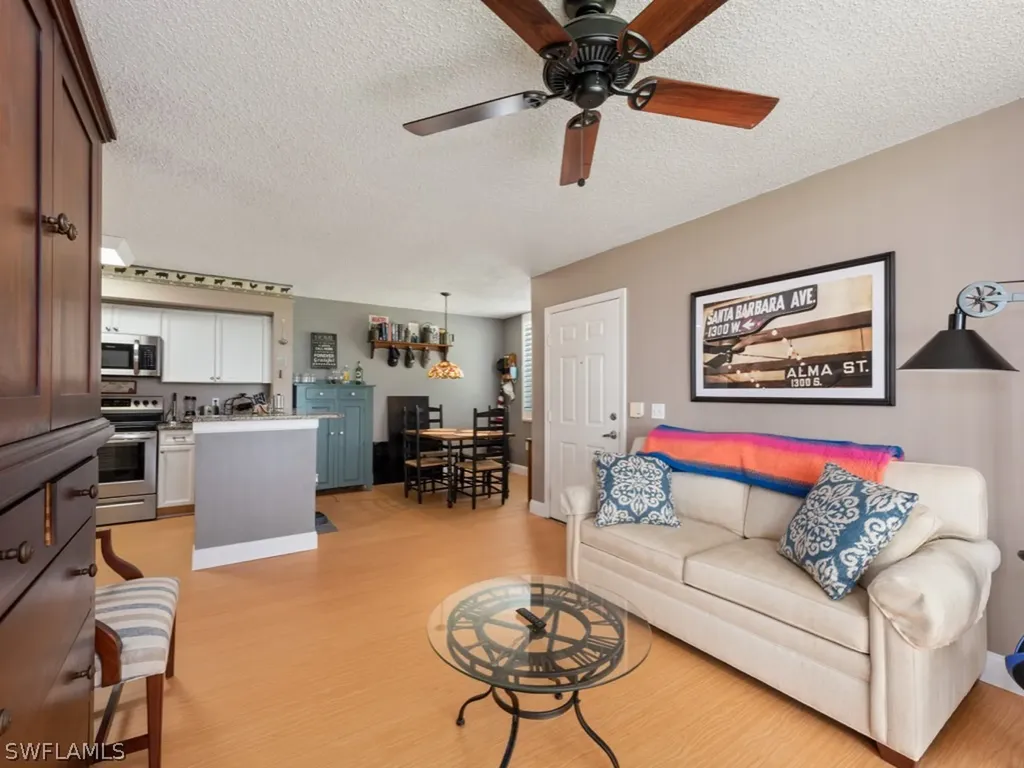 1170 Wildwood Lakes Boulevard Naples FL 34104