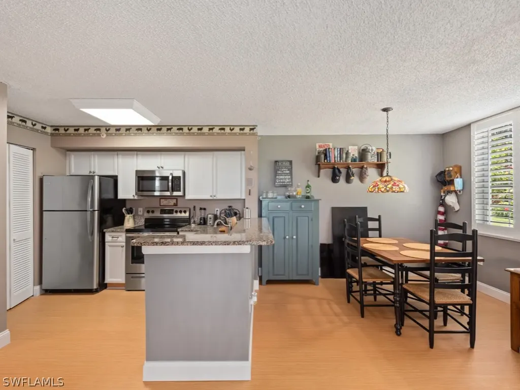 1170 Wildwood Lakes Boulevard Naples FL 34104