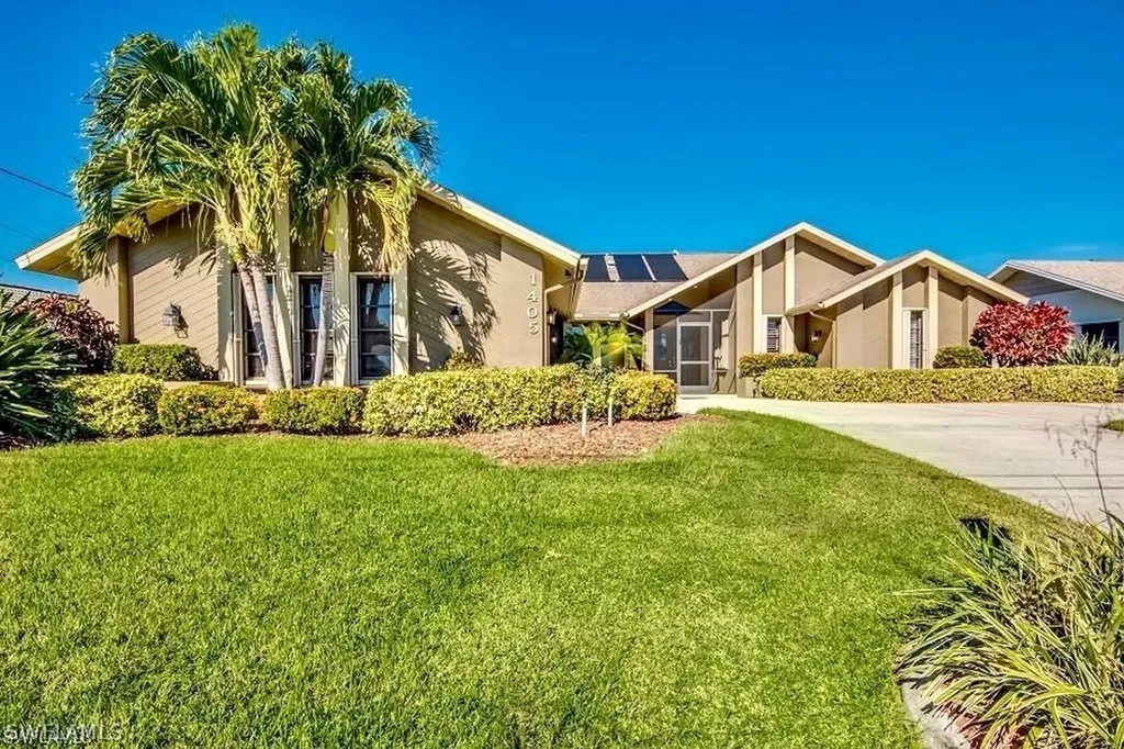 1405 SE 28th Terrace Cape Coral FL 33904