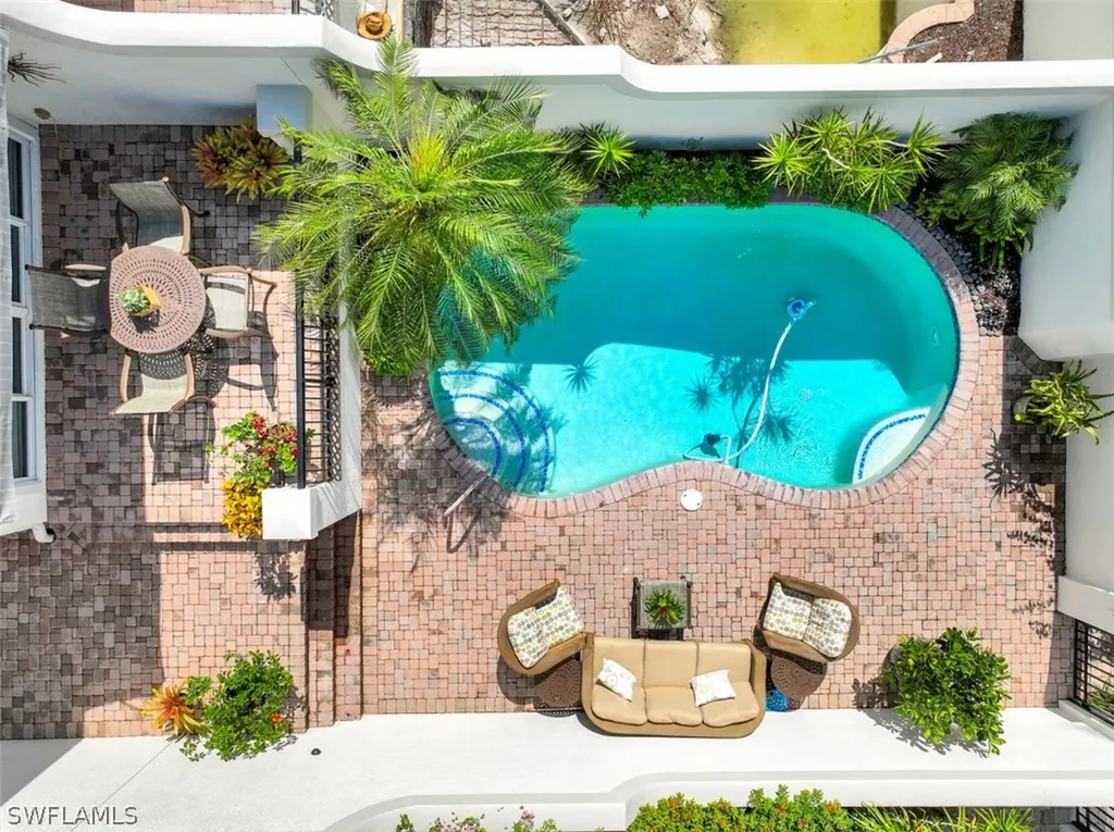 391 2nd Avenue S Naples FL 34102