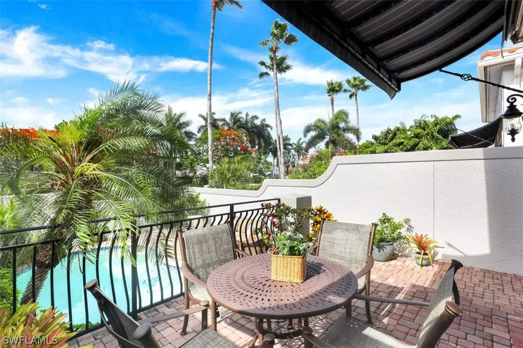 391 2nd Avenue S Naples FL 34102