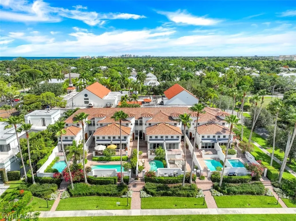 391 2nd Avenue S Naples FL 34102