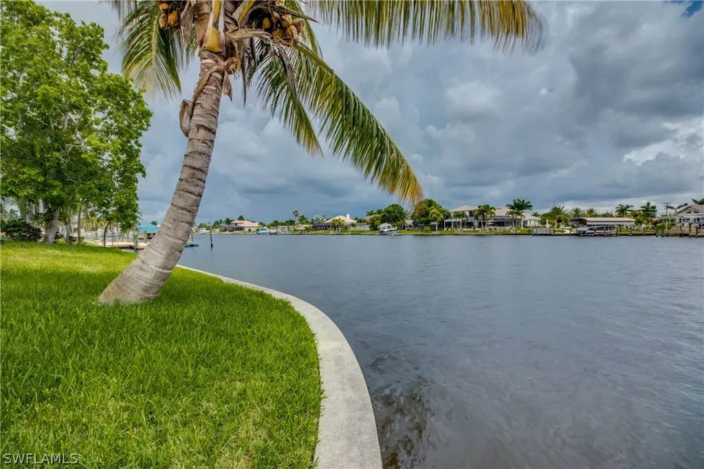 1749 SE 44th Terrace Cape Coral FL 33904