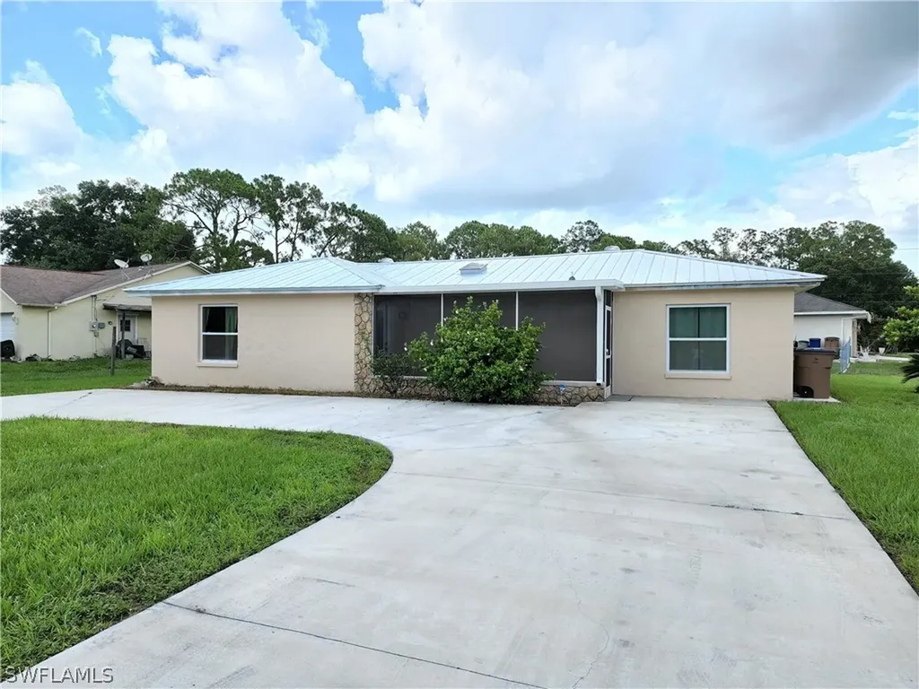 100 Roosevelt Avenue Lehigh Acres FL 33936