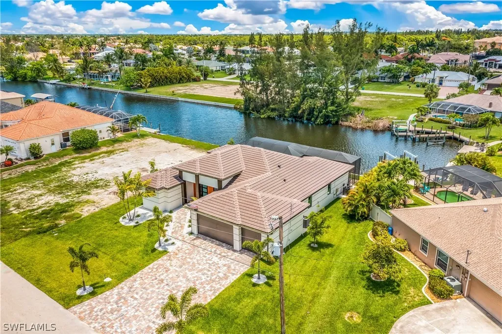 2107 SW 40th Street Cape Coral FL 33914
