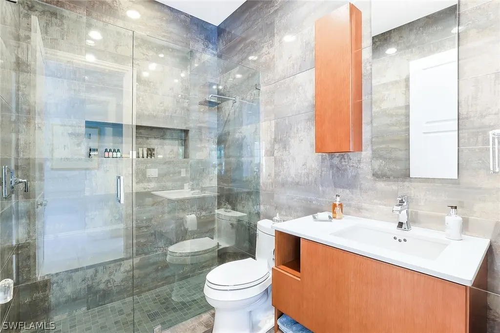 5130 Kensington High Street Naples FL 34105