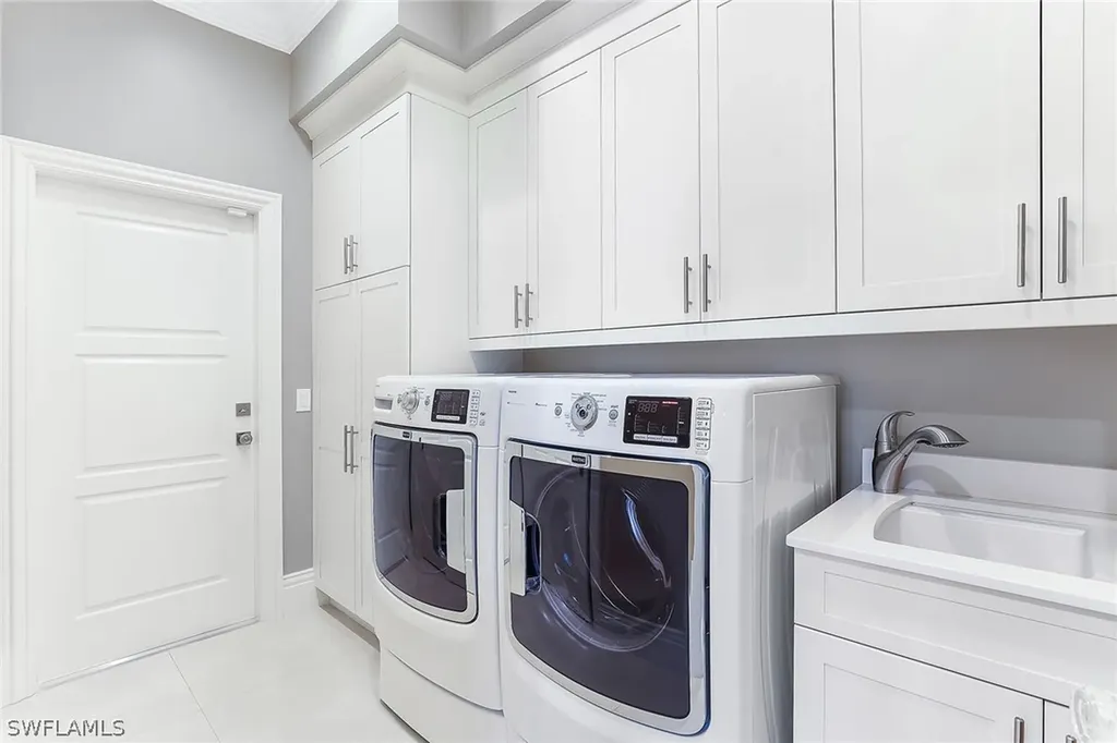 5130 Kensington High Street Naples FL 34105