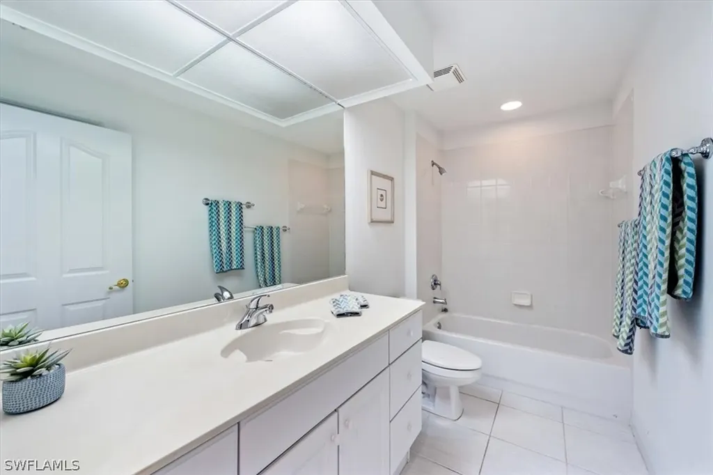 4445 Dover Court Naples FL 34105