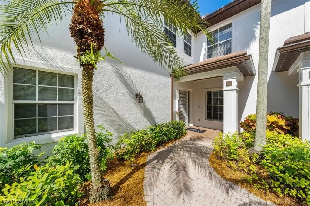 4445 Dover Court Naples FL 34105