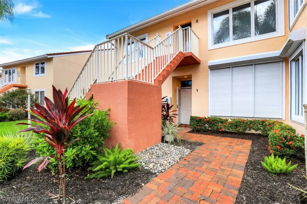 2395 Hidden Lake Drive Naples FL 34112
