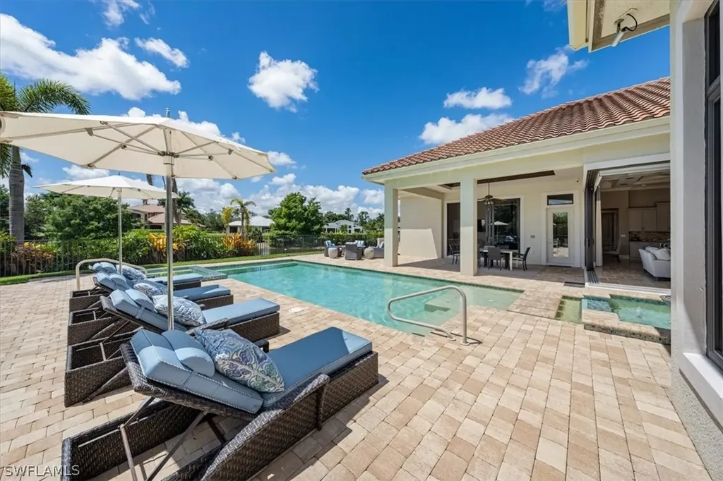 6089 Tamworth Court Naples FL 34119