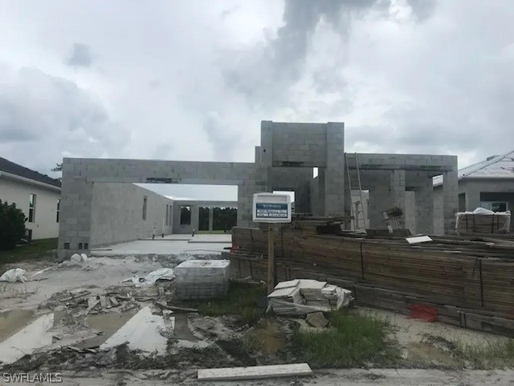9051 Redonda Drive Naples FL 34114