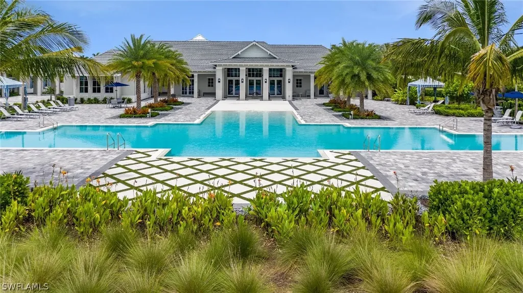 9051 Redonda Drive Naples FL 34114