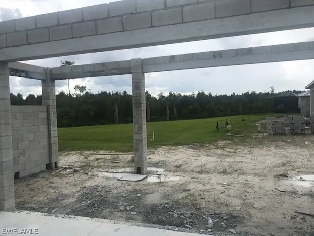9051 Redonda Drive Naples FL 34114