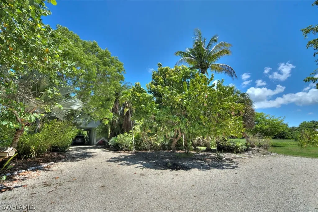 1031 Bird Watch Way Sanibel FL 33957