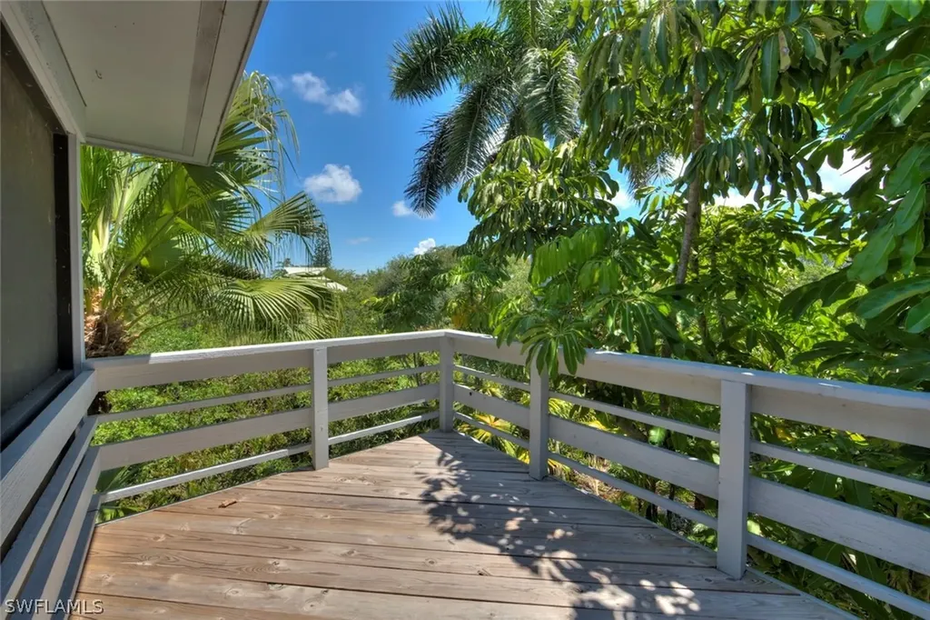1031 Bird Watch Way Sanibel FL 33957