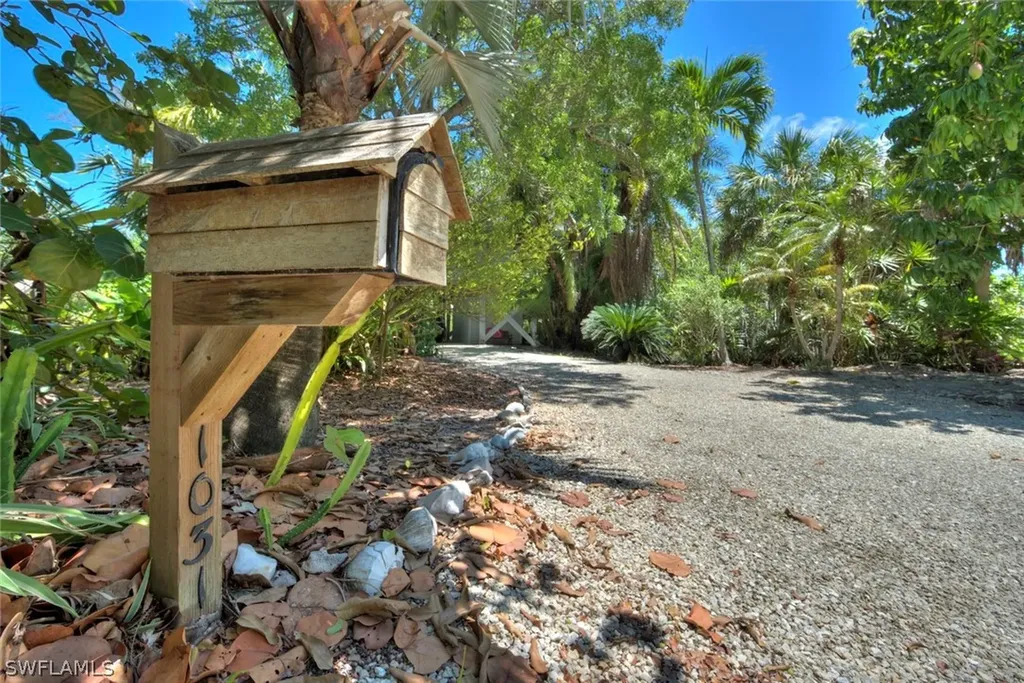 1031 Bird Watch Way Sanibel FL 33957