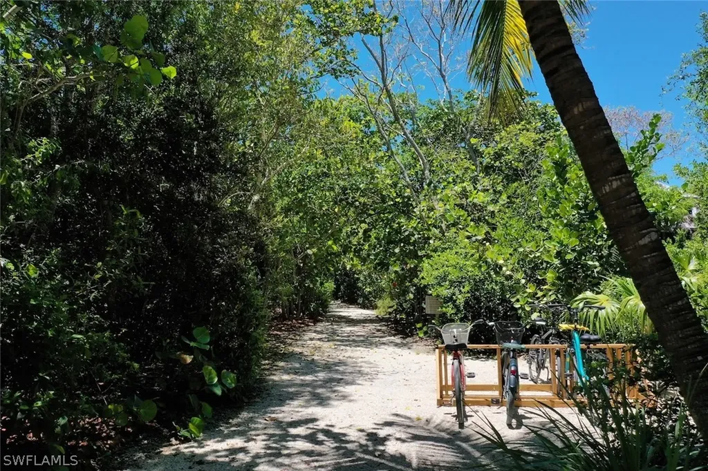 1031 Bird Watch Way Sanibel FL 33957