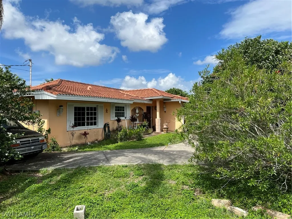 114 SW 52nd Street Cape Coral FL 33914