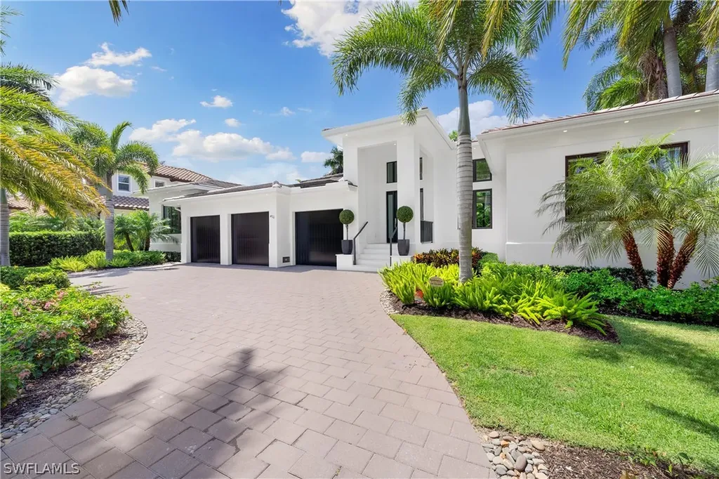 470 Wedge Drive Naples FL 34103