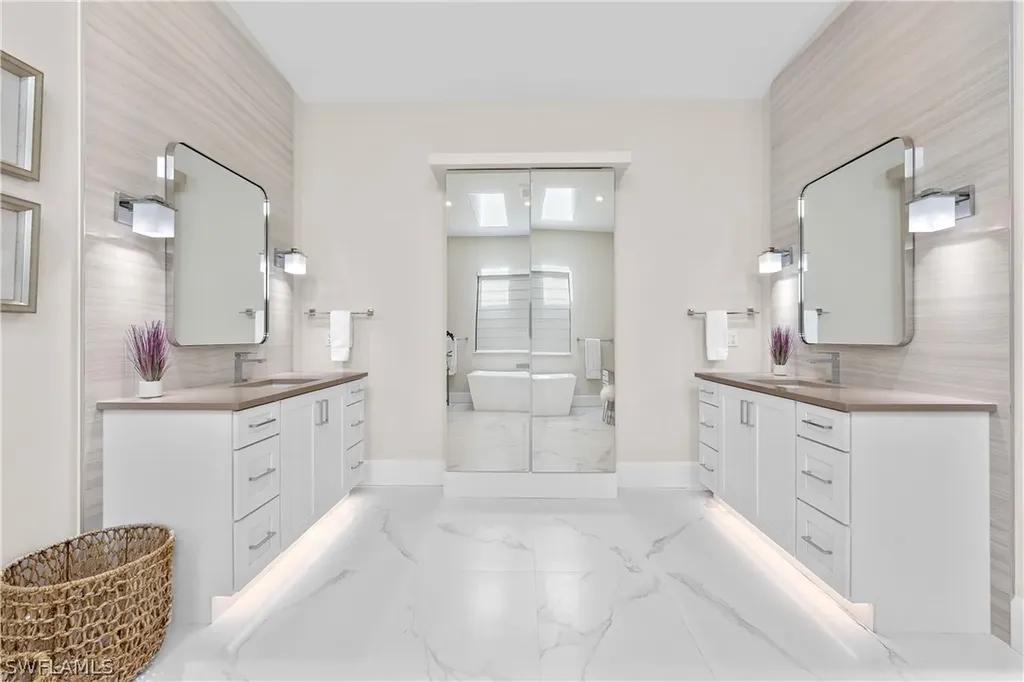 470 Wedge Drive Naples FL 34103