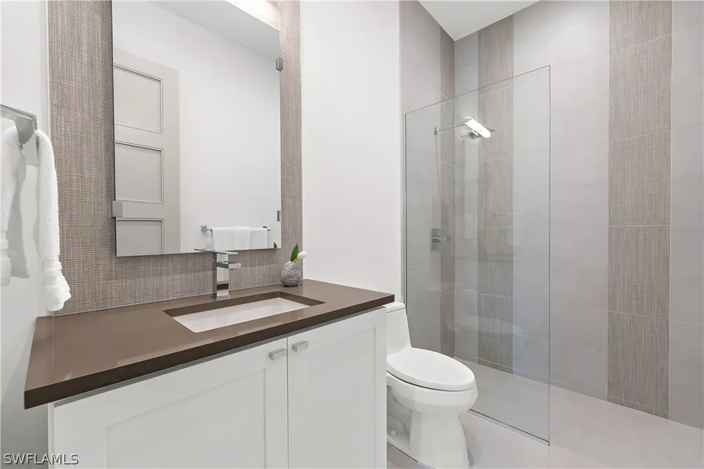 470 Wedge Drive Naples FL 34103