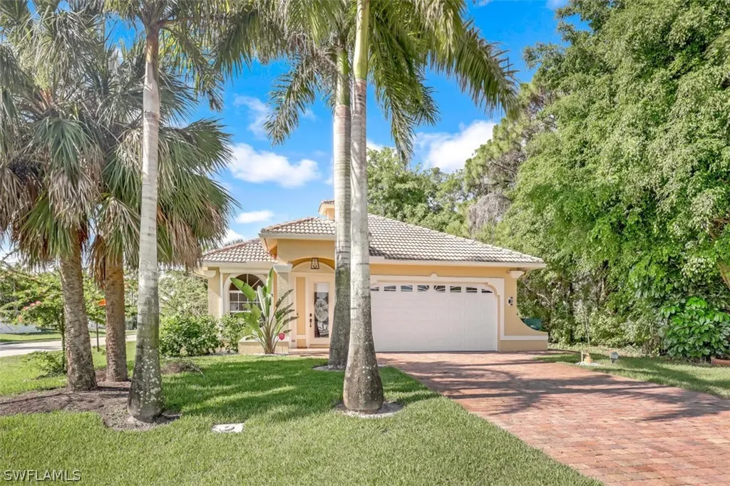 796 96th Avenue N Naples FL 34108