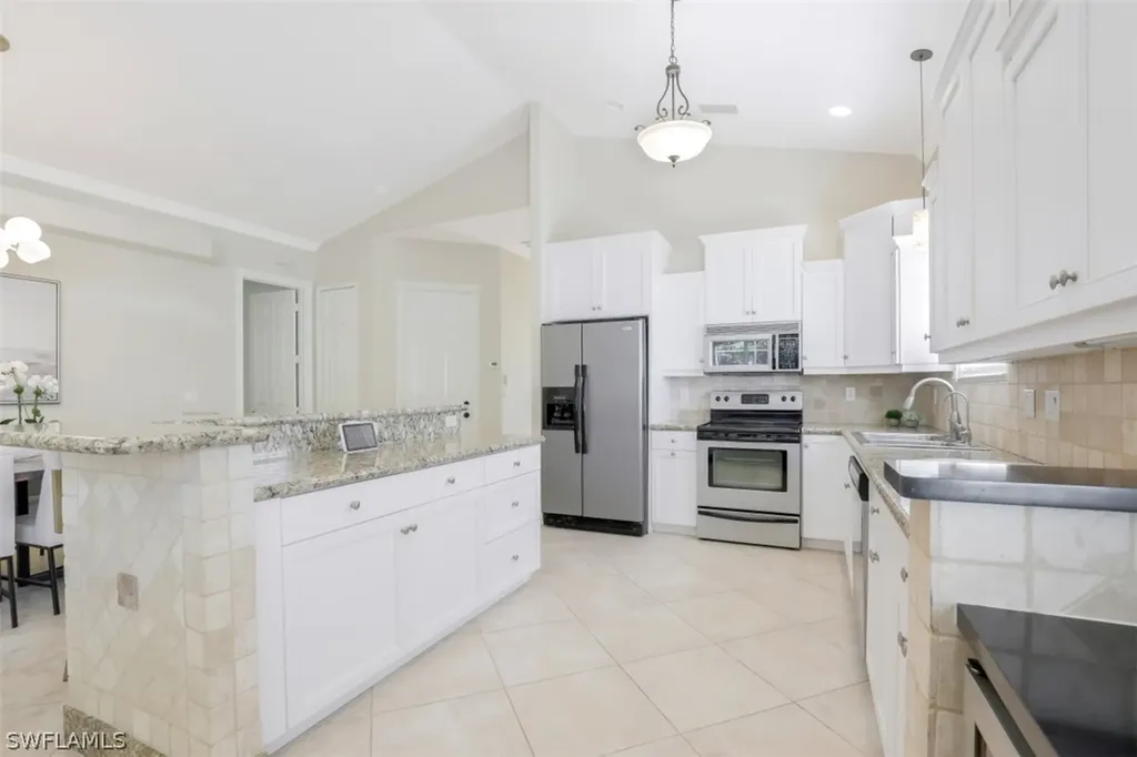 796 96th Avenue N Naples FL 34108