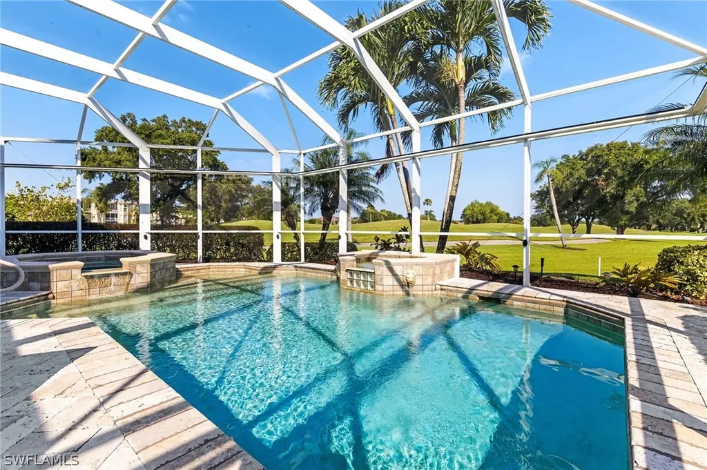 62 Fountain Circle Naples FL 34119