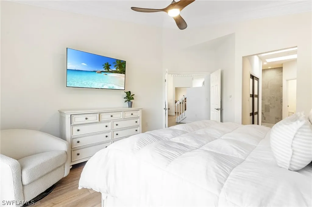 62 Fountain Circle Naples FL 34119