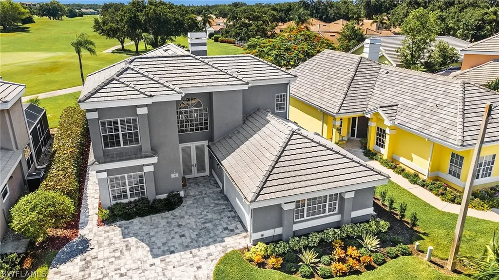 62 Fountain Circle Naples FL 34119