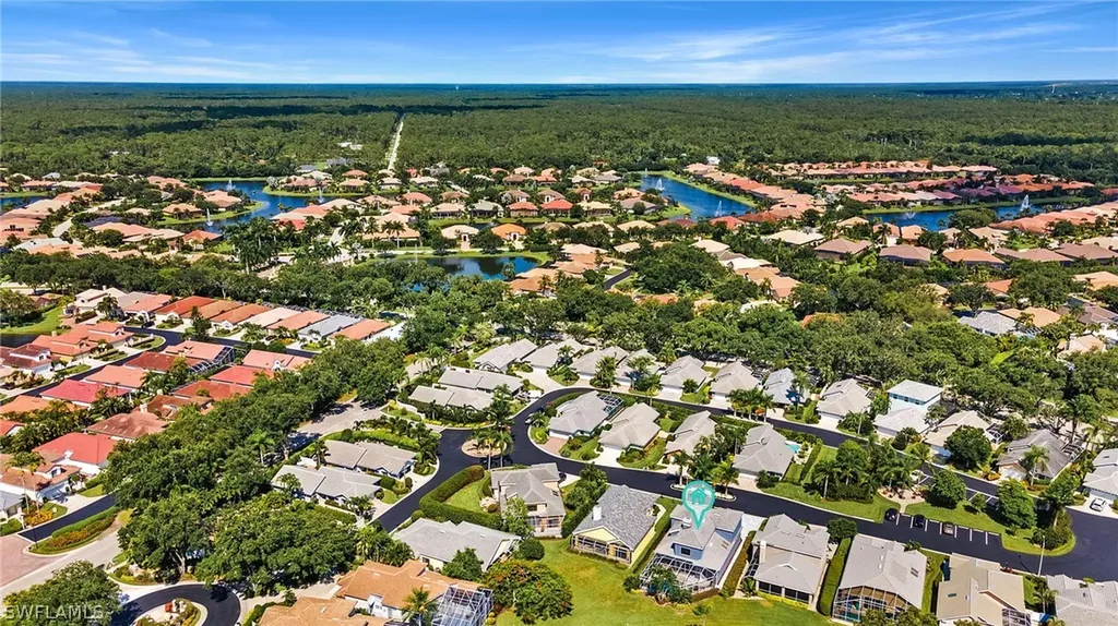 62 Fountain Circle Naples FL 34119