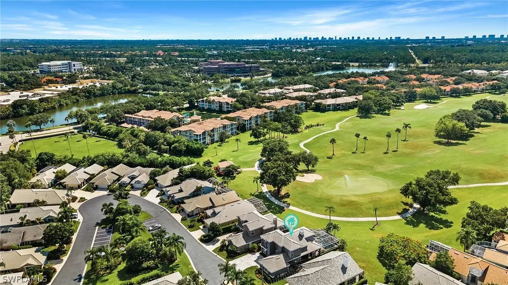 62 Fountain Circle Naples FL 34119