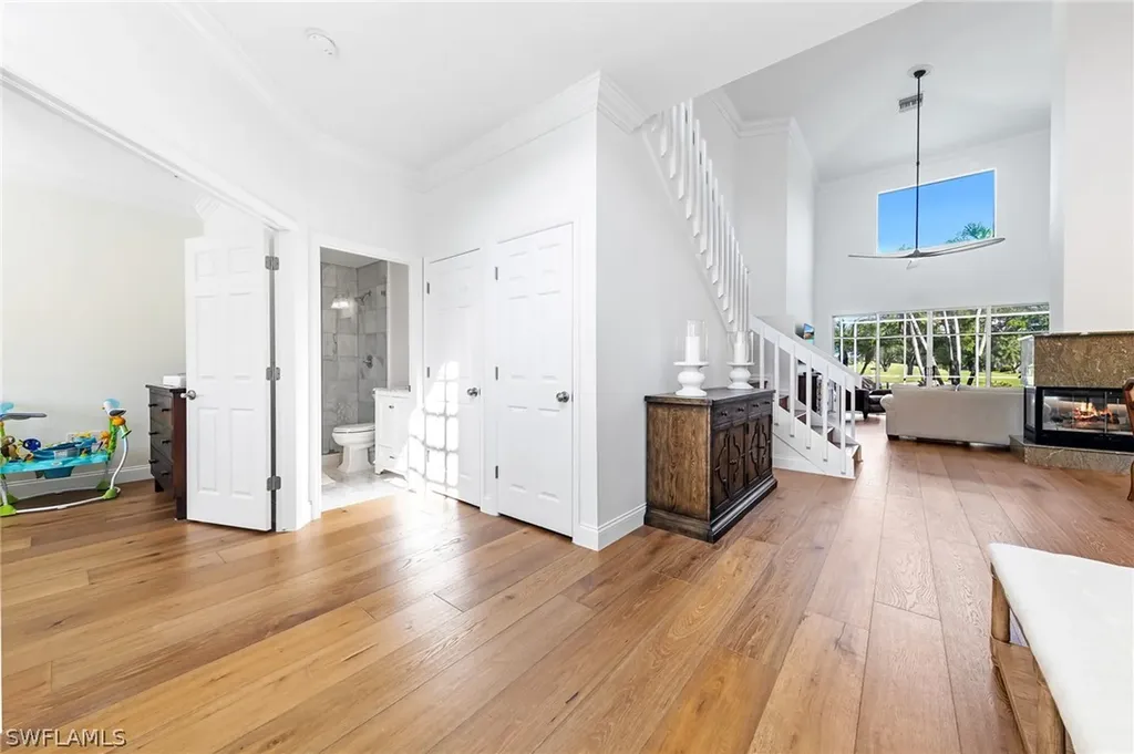 62 Fountain Circle Naples FL 34119