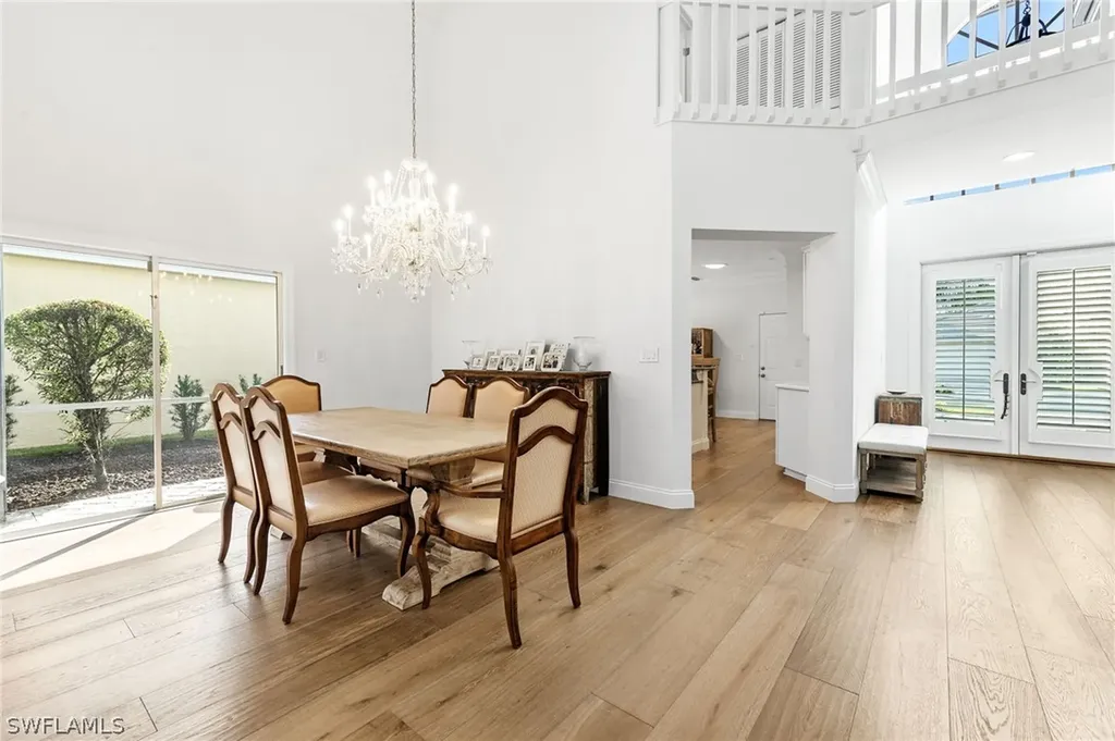 62 Fountain Circle Naples FL 34119