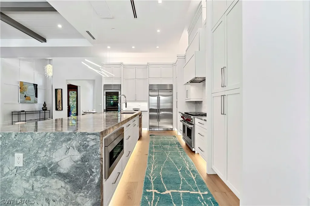 4234 Crayton Road Naples FL 34103