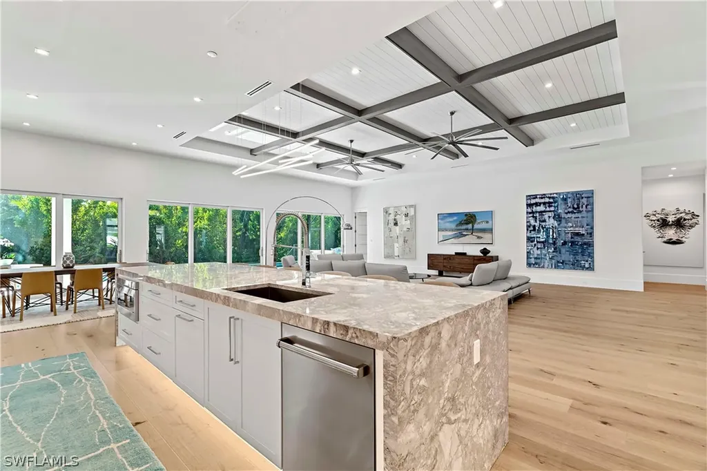 4234 Crayton Road Naples FL 34103