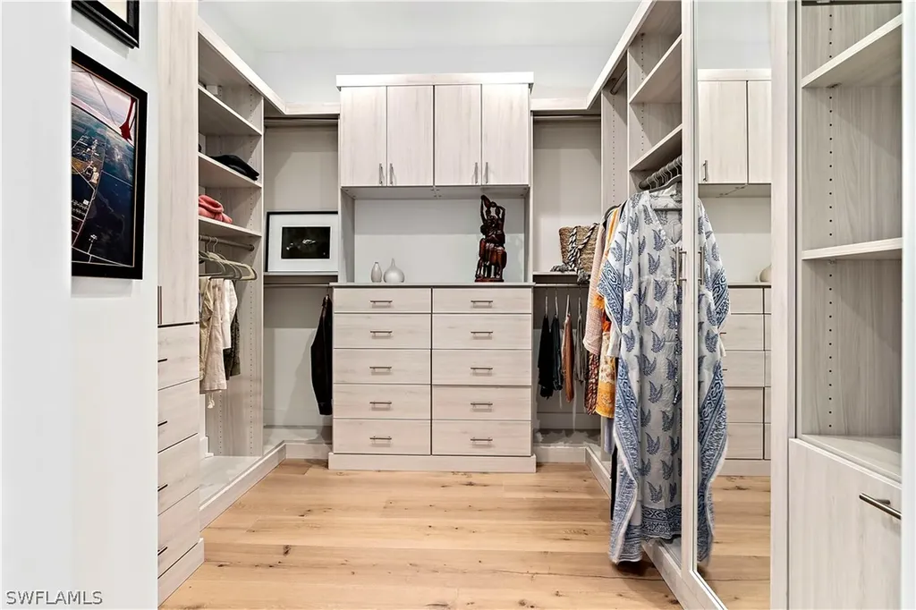 4234 Crayton Road Naples FL 34103