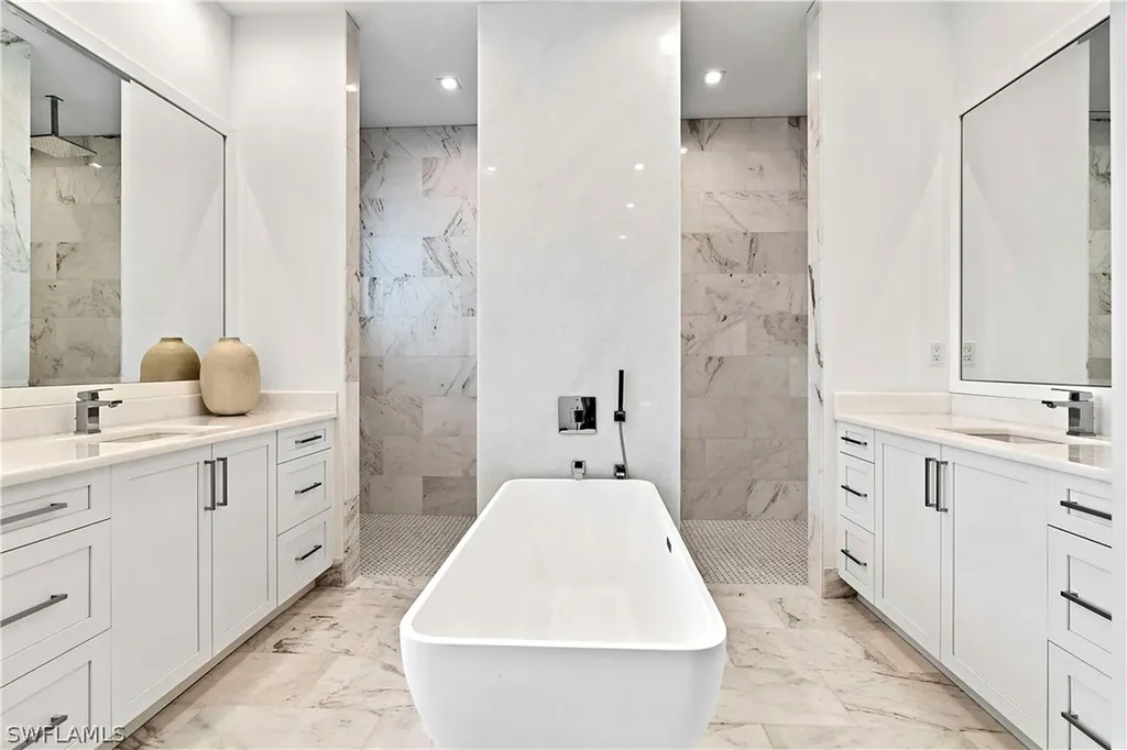 4234 Crayton Road Naples FL 34103