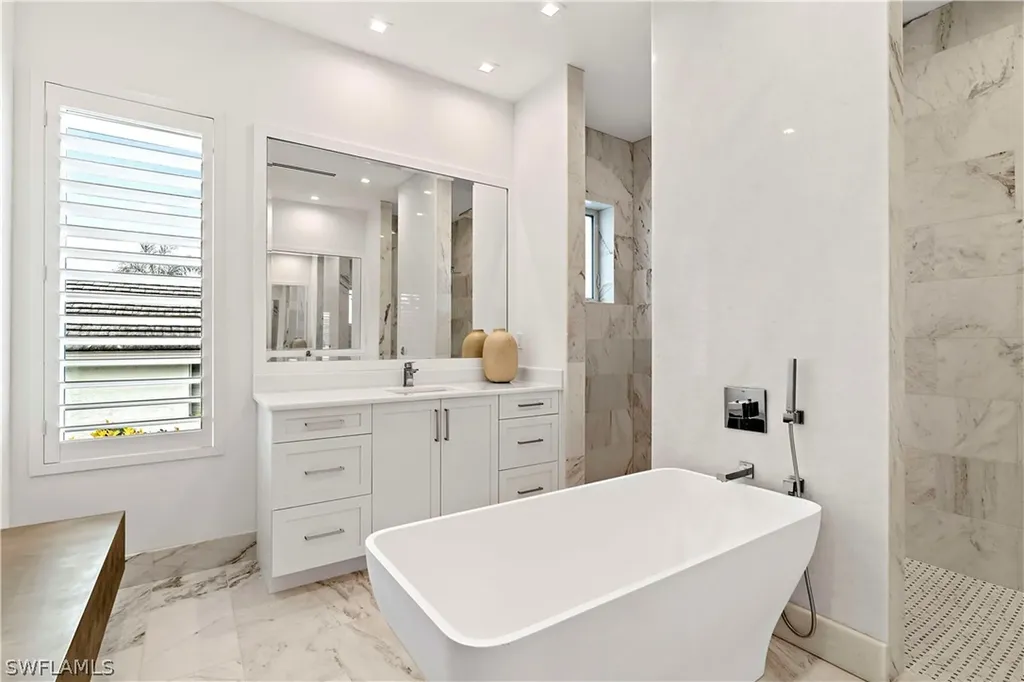 4234 Crayton Road Naples FL 34103
