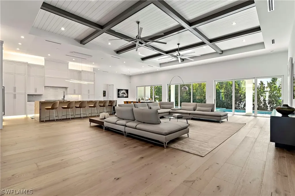 4234 Crayton Road Naples FL 34103