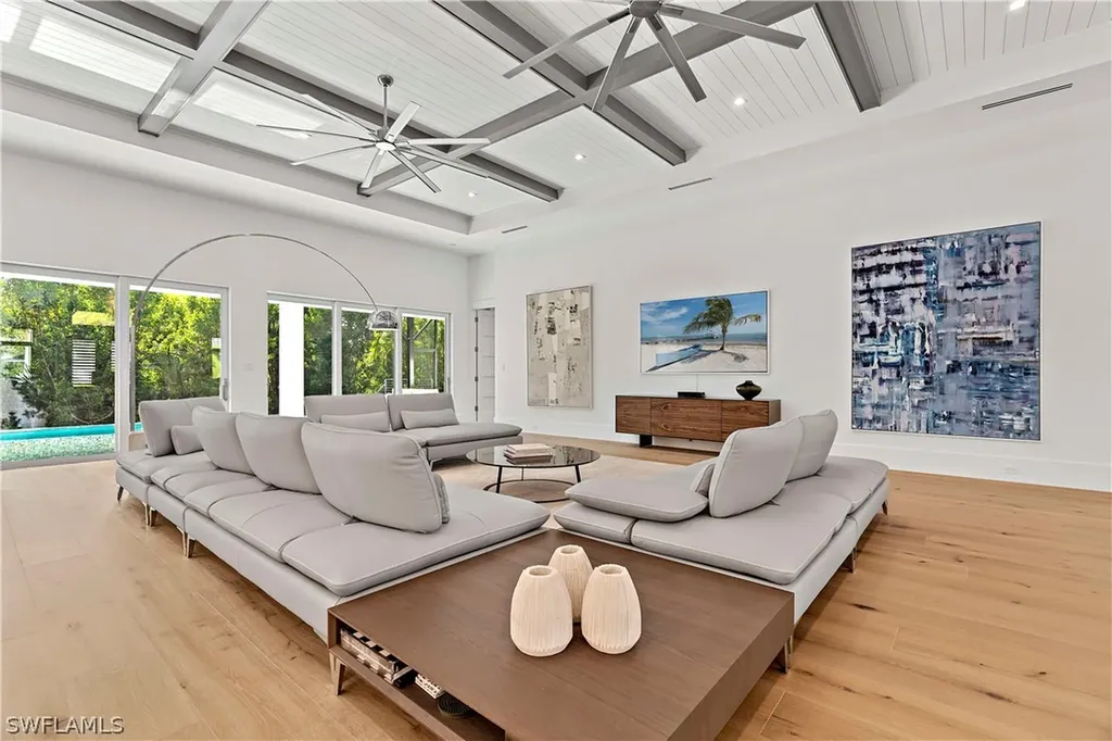 4234 Crayton Road Naples FL 34103