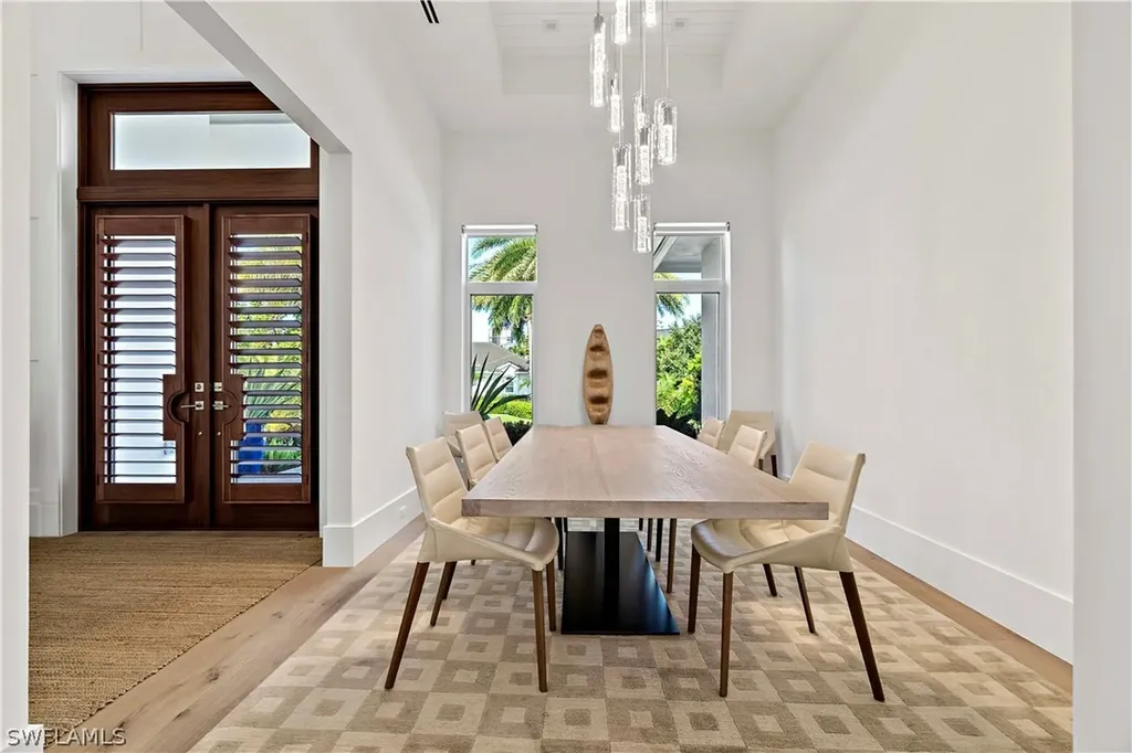 4234 Crayton Road Naples FL 34103