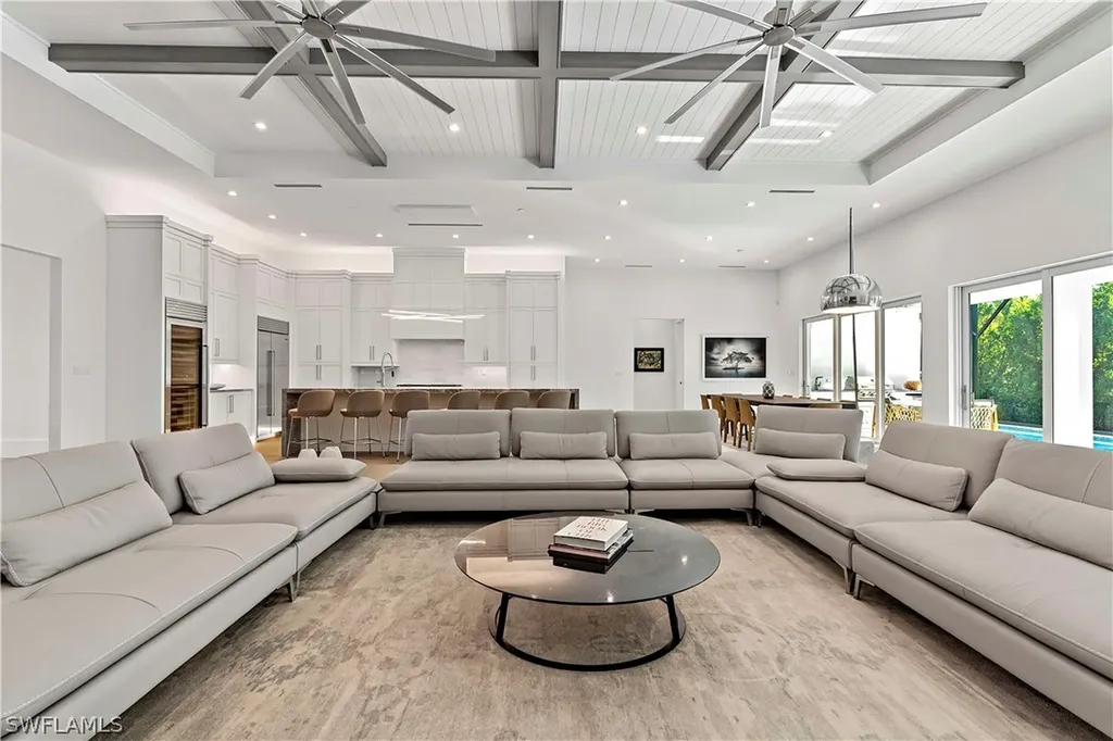 4234 Crayton Road Naples FL 34103