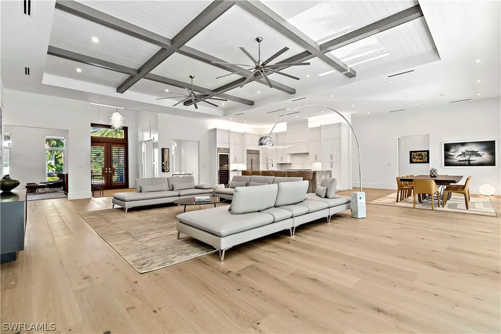 4234 Crayton Road Naples FL 34103