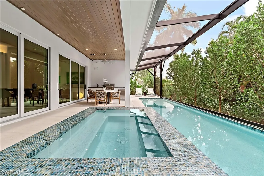 4234 Crayton Road Naples FL 34103