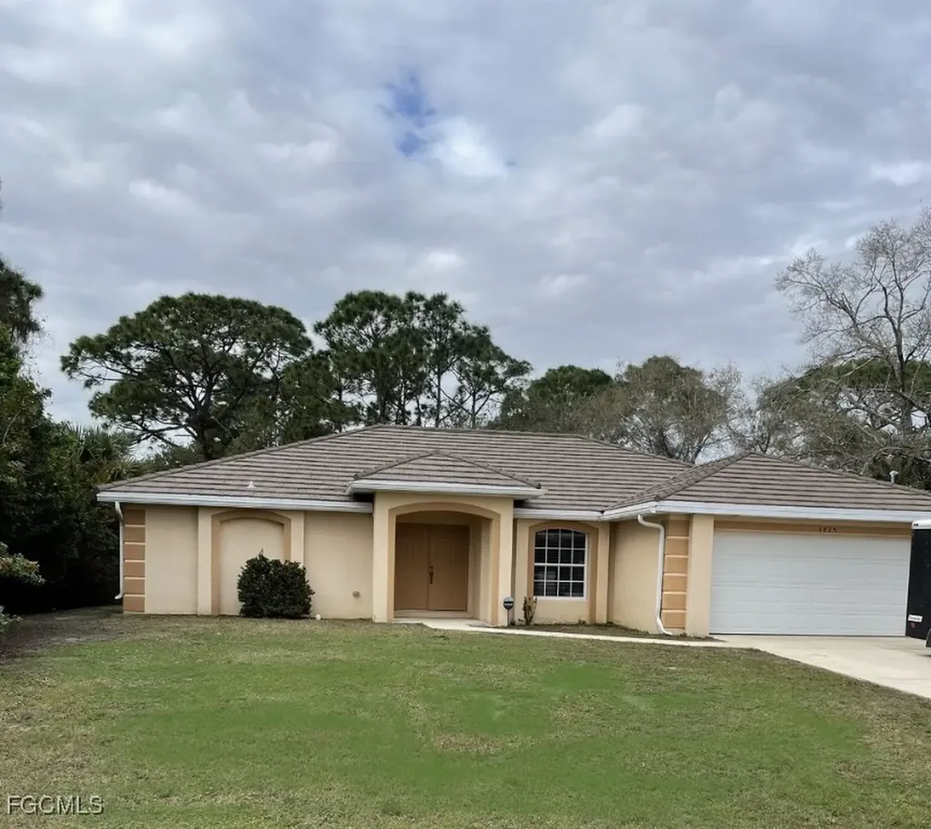 1825 Tomaso Avenue Lehigh Acres FL 33972