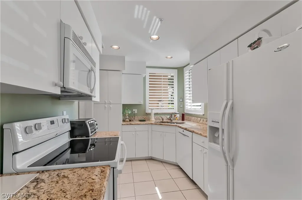 24821 Lakemont Cove Lane Bonita Springs FL 34134