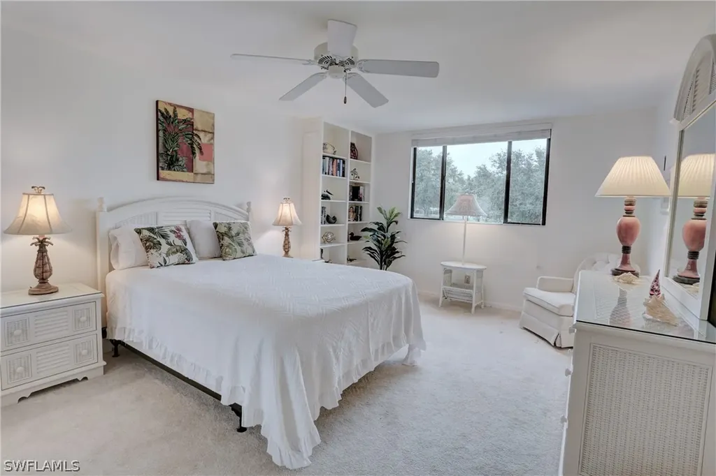 40 Water Oaks Way Naples FL 34105