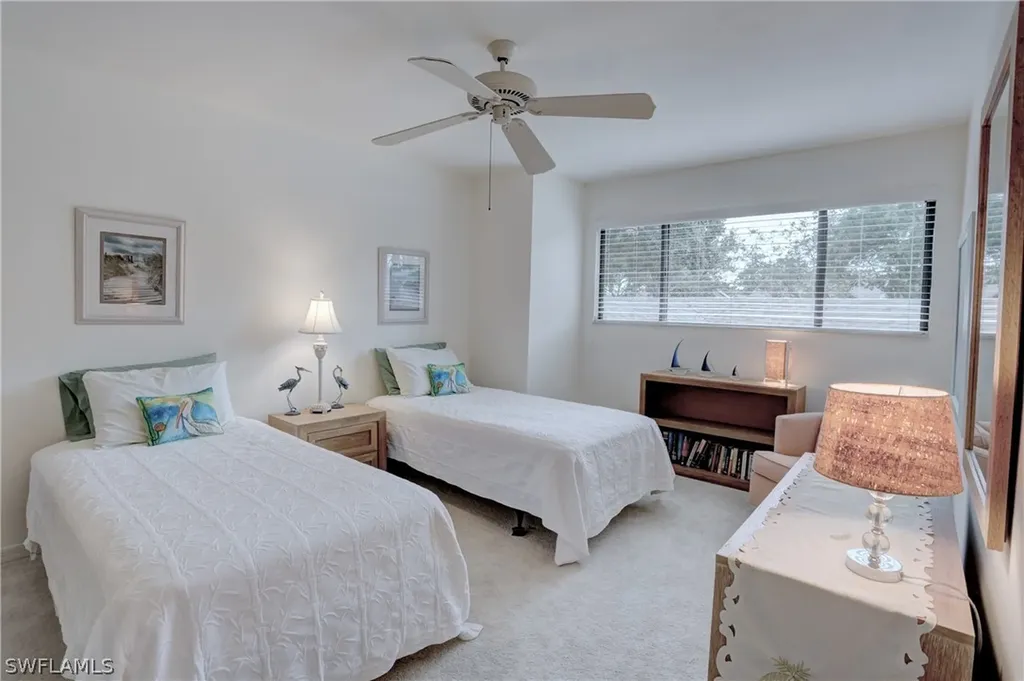 40 Water Oaks Way Naples FL 34105